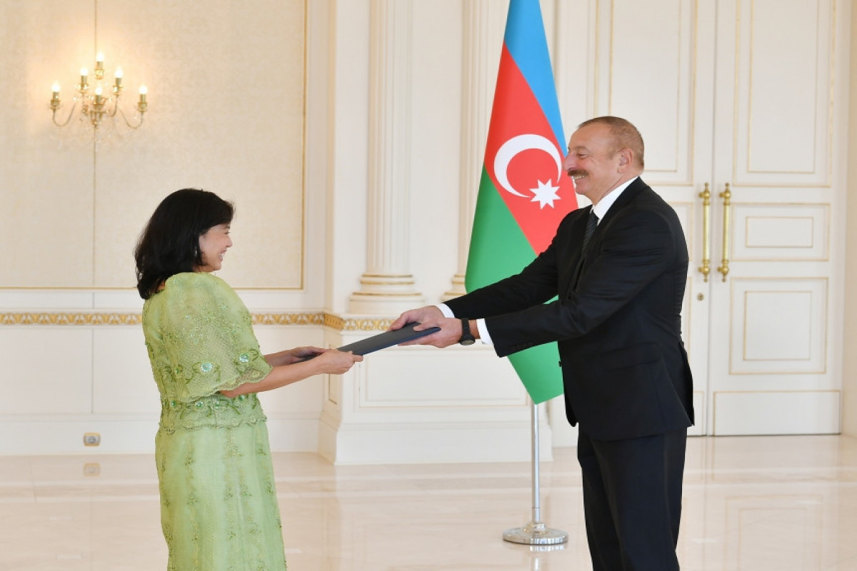 Президент Ильхам Алиев принял верительные грамоты новоназначенного посла Филиппин