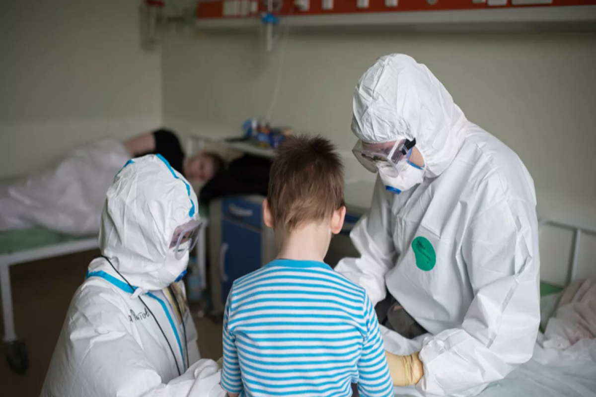 Более 31 тыс. детей с ковидом в России находятся под наблюдением медиков