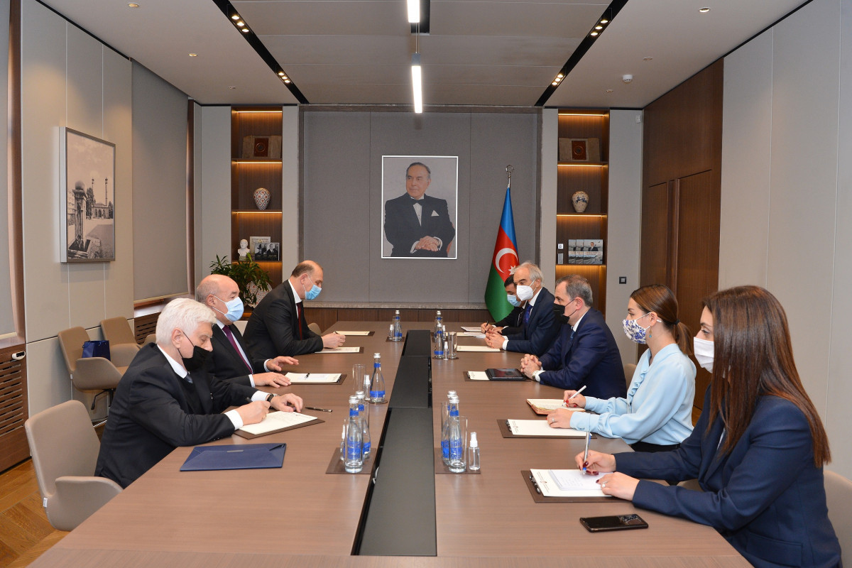 Azerbaijani FM meets with Special Representative of Russian President