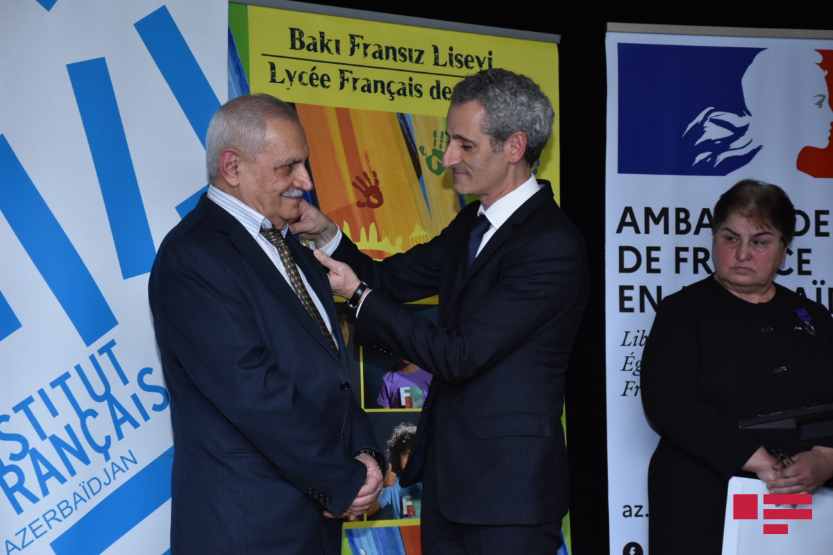 Министерство образования и молодежи Франции наградило азербайджанских учителей-ФОТО