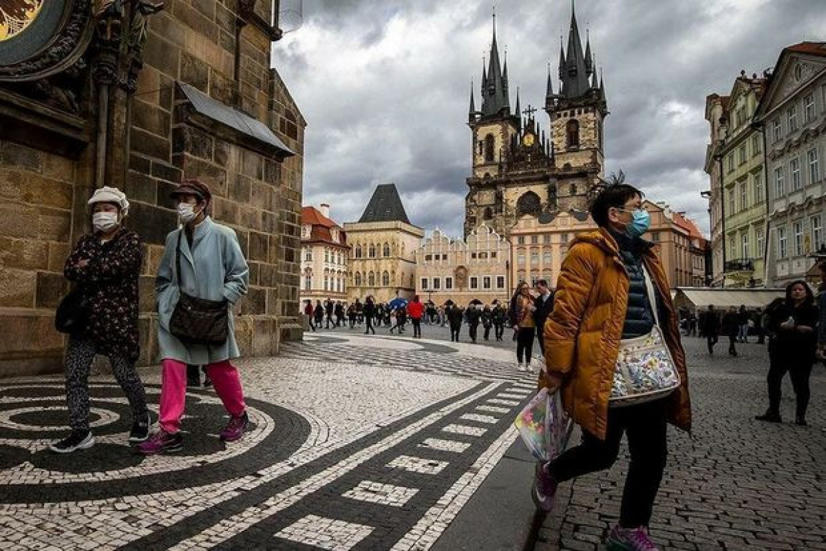 Правительство Чехии вводит режим чрезвычайной ситуации из-за коронавируса
