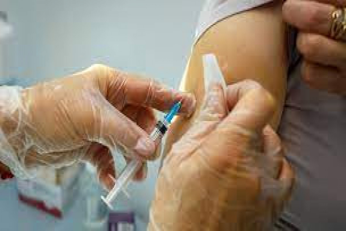 ВОЗ призвала увеличить масштабы вакцинации от ковида из-за появления нового штамма