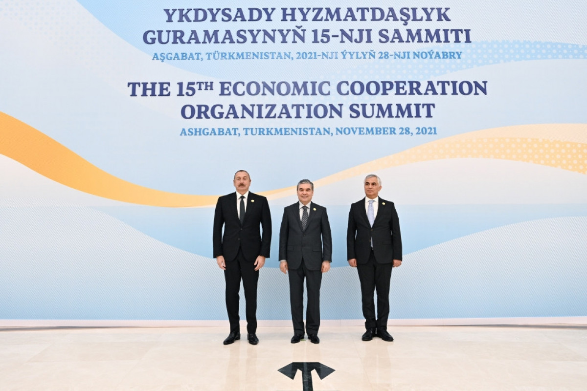 Президент Азербайджана Ильхам Алиев на XV Саммите ОЭС в Ашхабаде