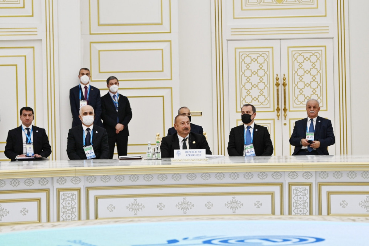 Azərbaycan Prezidenti İlham Əliyev, Aşqabadda İqtisadi Əməkdaşlıq Təşkilatının XV Zirvə Toplantısında çıxış