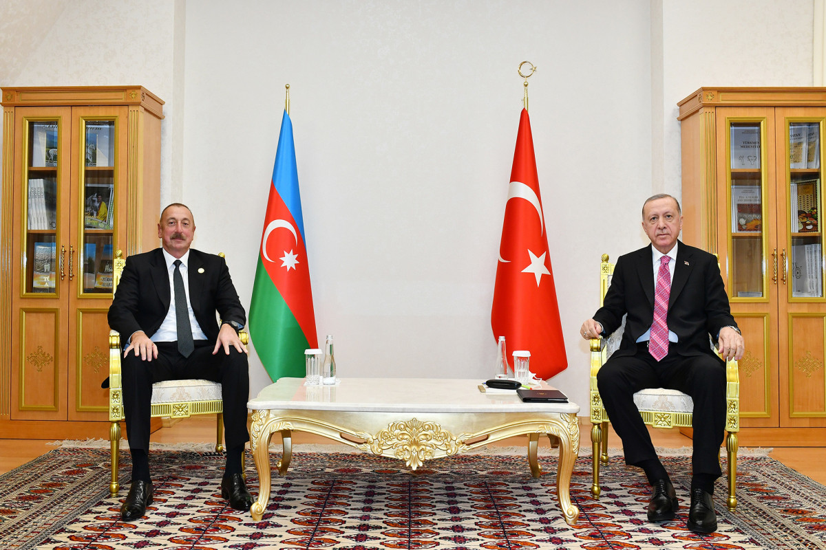 Azərbaycan Prezidenti İlham Əliyev, Aşqabadda Türkiyə Prezidenti Rəcəb Tayyib Ərdoğanla görüş
