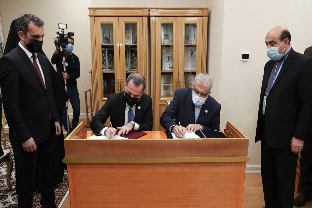В Ашхабаде подписано соглашение о газообмене между Азербайджаном, Ираном и Туркменистаном