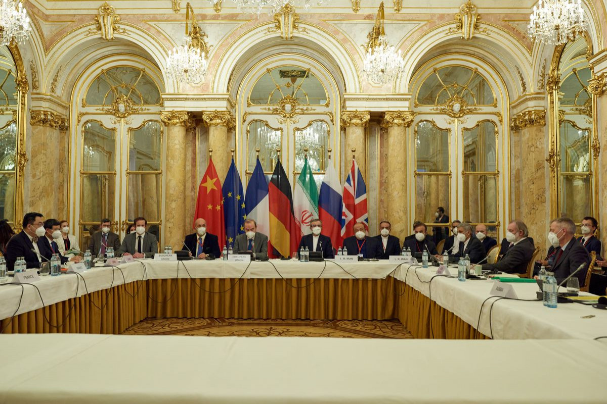 Iran nuclear talks resume with upbeat comments despite scepticism