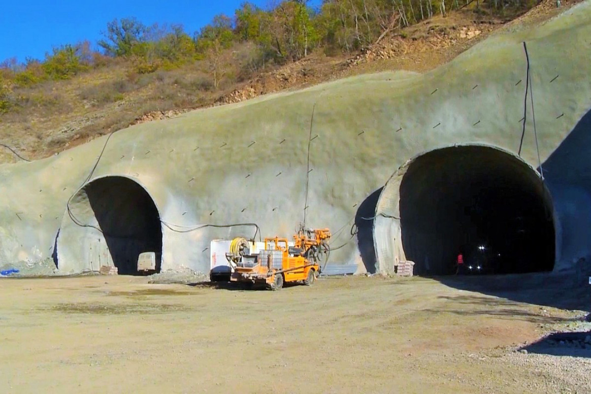 Drilling works on upper half of T5 tunnel on Ahmadbeyli-Fuzuli-Shusha highway completed-PHOTO 