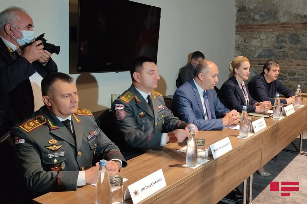 Bilateral meeting held between Azerbaijani and Georgian Defense Ministers