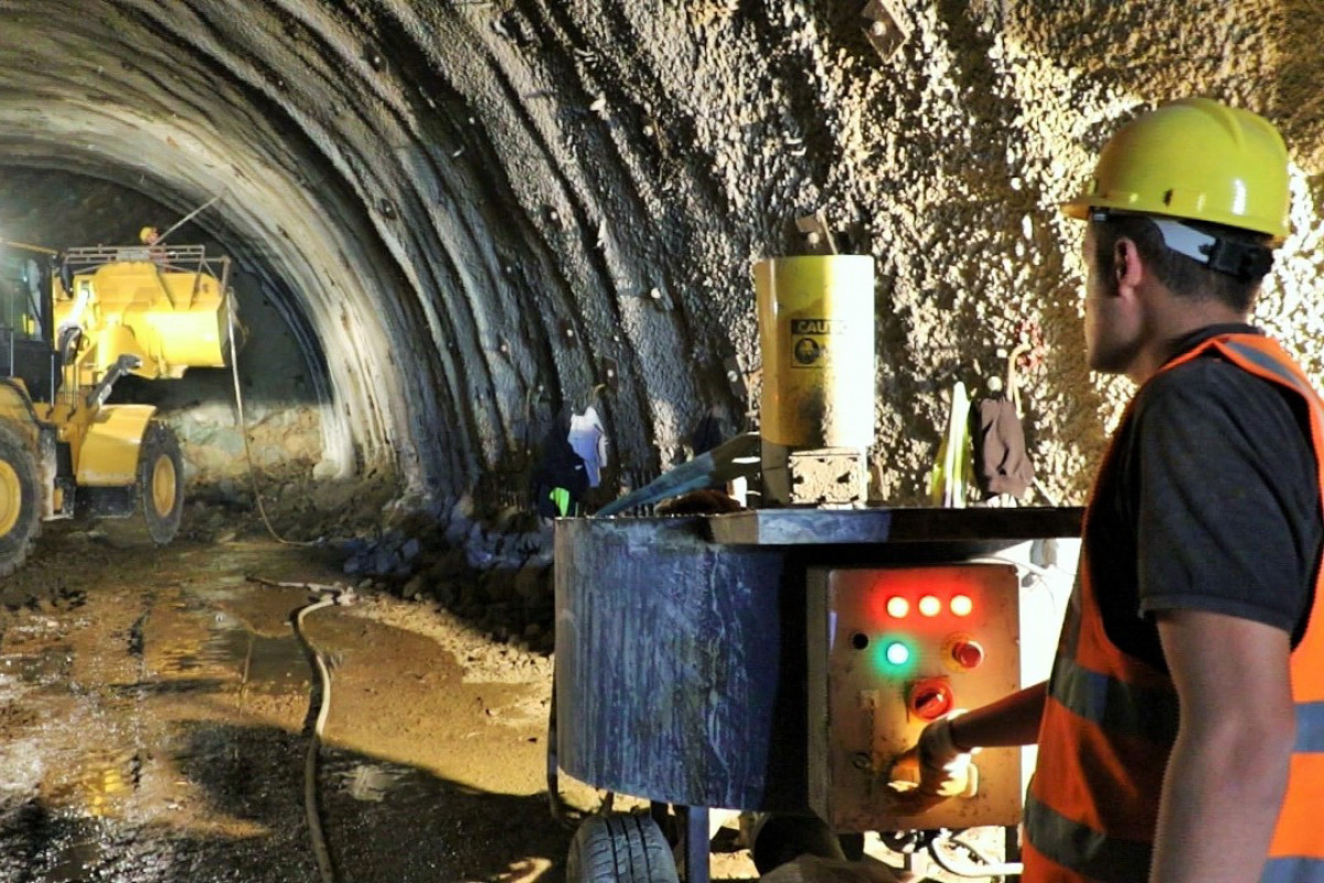 Murovdağ tunelinin inşası