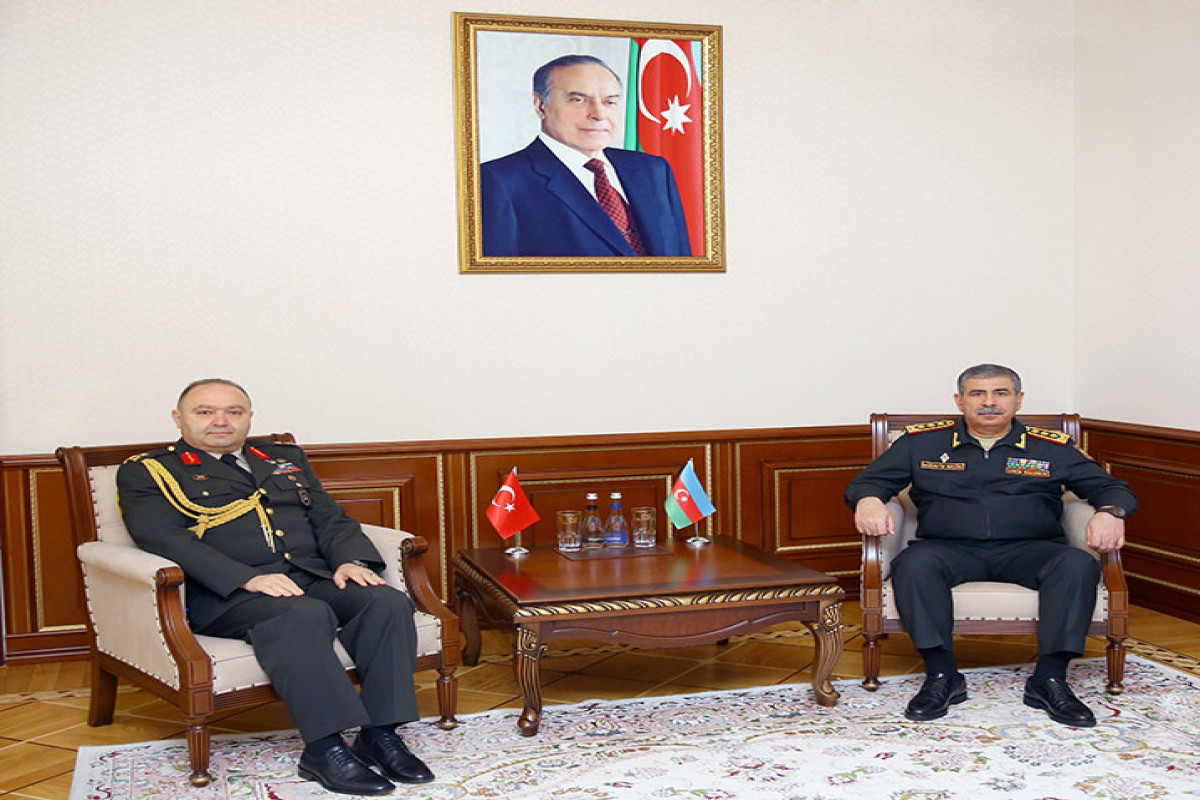 Военный атташе Турции Закария Ялчин, министр обороны Закир Гасанов