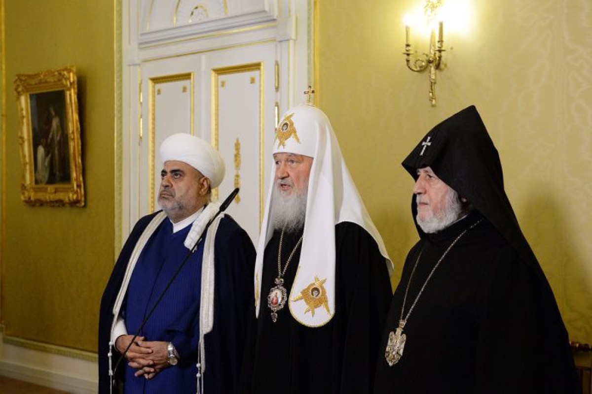 Шейхульислам Аллахшукюр Пашазаде, Патриарх Кирилл и Гарегин II