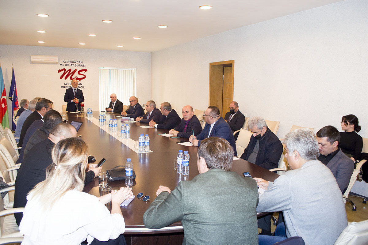 “Media və siyasi proseslərə baxış: peşə etikası və perspektiv vəzifələr” mövzusunda konfrans keçirilib