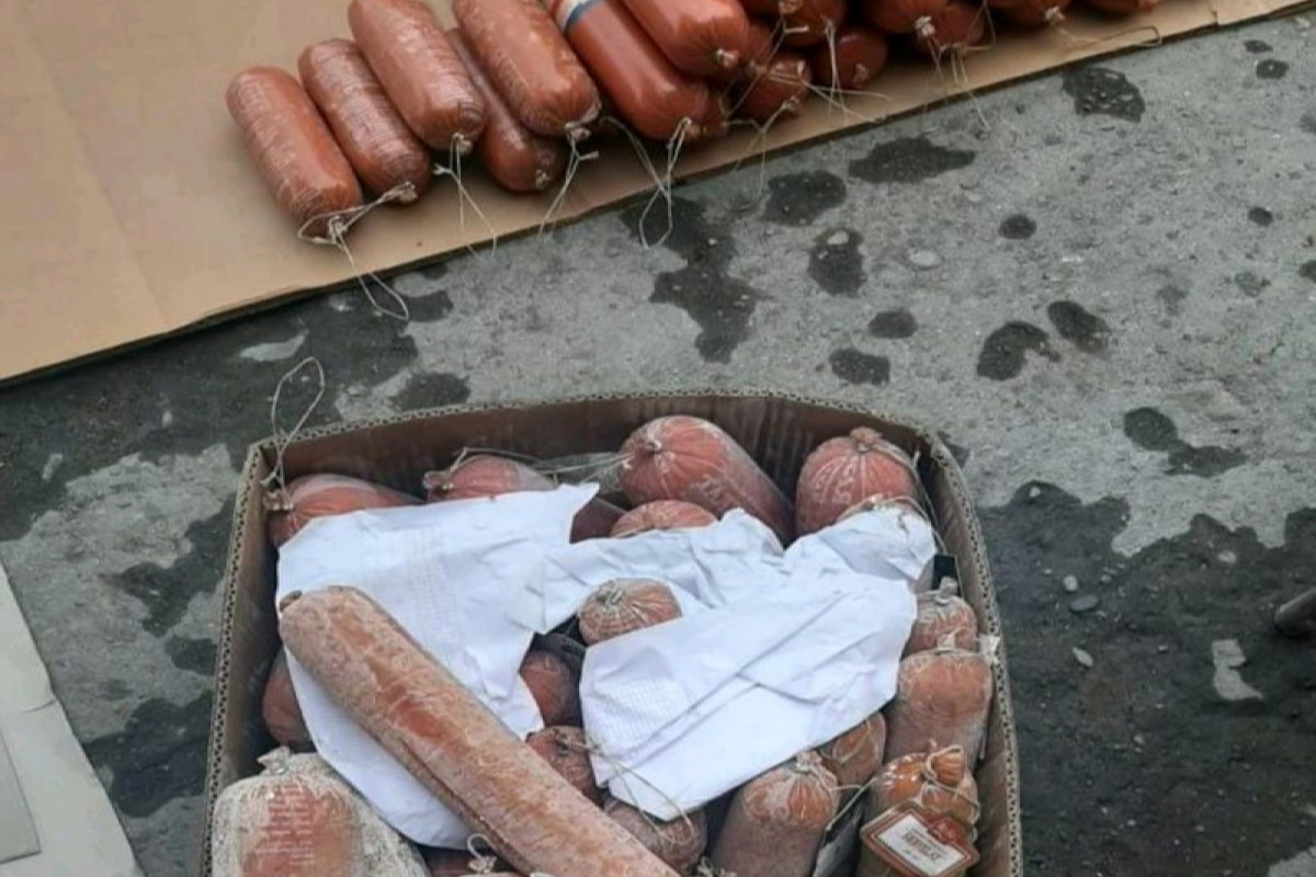 Göyçayda kiflənmiş kolbasa məhsulları aşkarlanıb