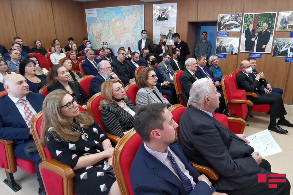 Moskvada Fərman Salmanovun adına auditoriyanın və büstünün açılışı