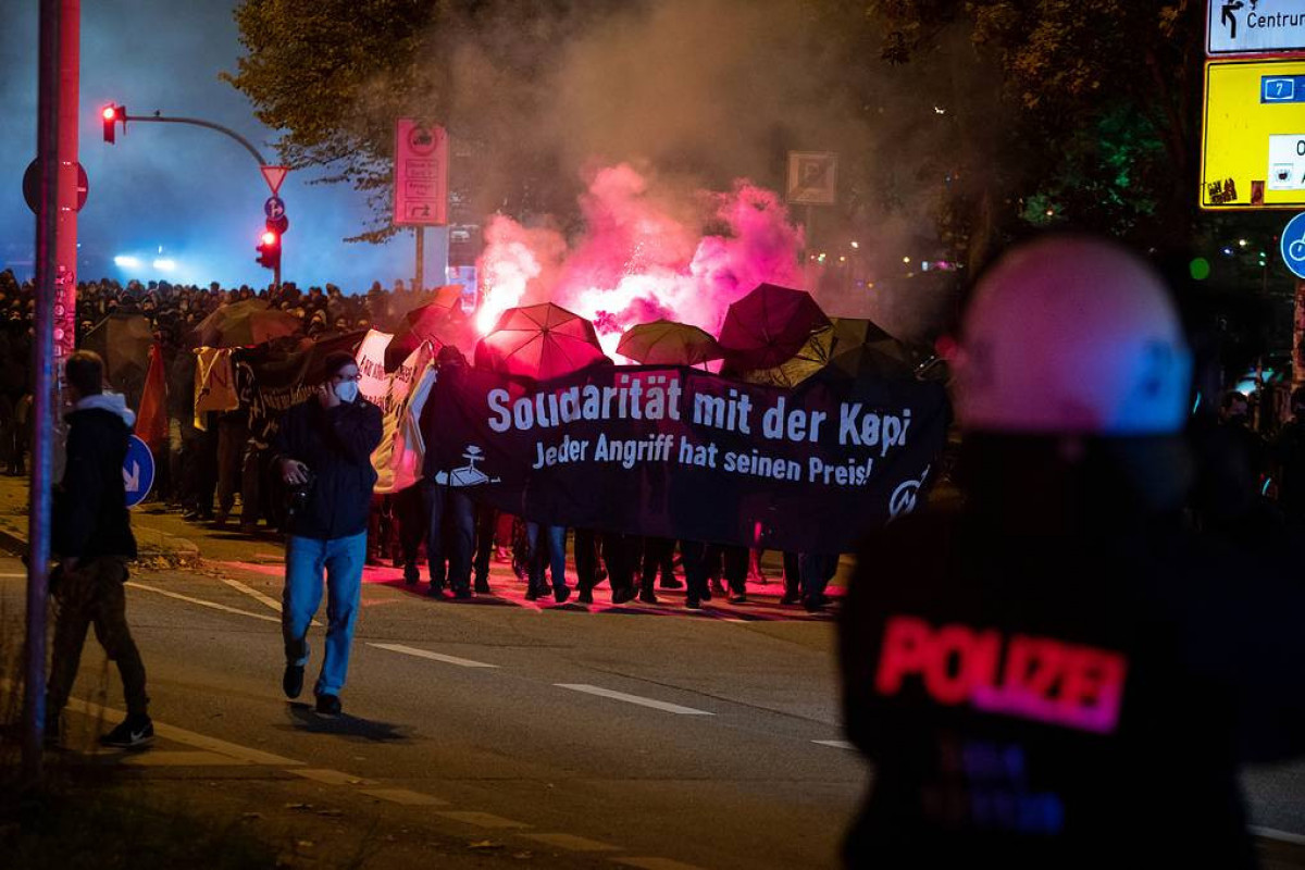 В ходе операции по расселению сквота в Берлине пострадали более 45 полицейских