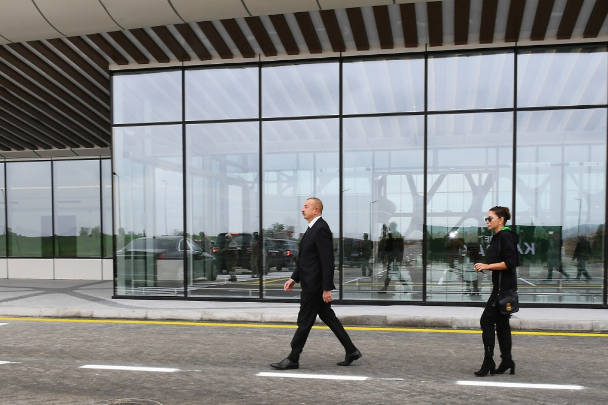 Президент Ильхам Алиев и первая леди Мехрибан Алиева ознакомились с условиями, созданными в Физулинском международном аэропорту