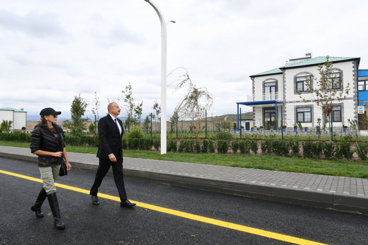 President Ilham Aliyev and Mehriban Aliyeva viewed works done under “smart village” project implemented in Zangilan
