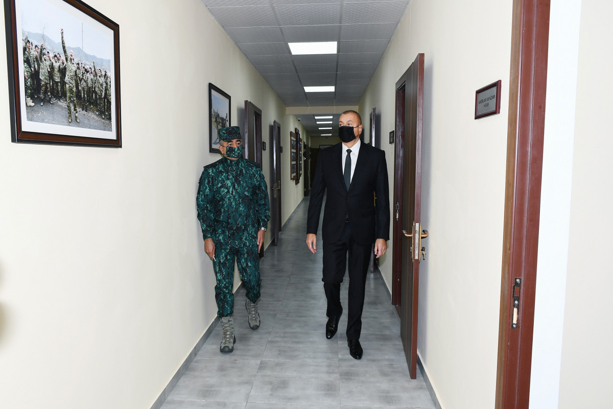 Президент Азербайджана ознакомился с условиями, созданными в комплексе воинской части ГПС в Зангиланском районе