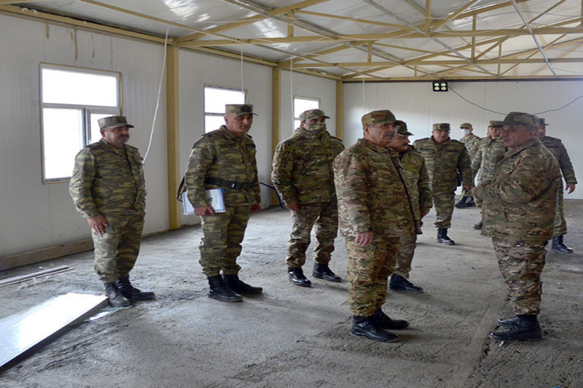 Закир Гасанов посетил воинские части в Кяльбаджарском и Лачинском районах