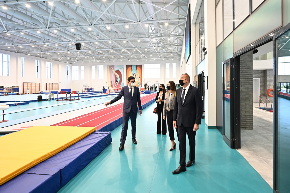 Президент и первая леди ознакомились с условиями, созданными в новом тренировочном здании Национальной гимнастической арены