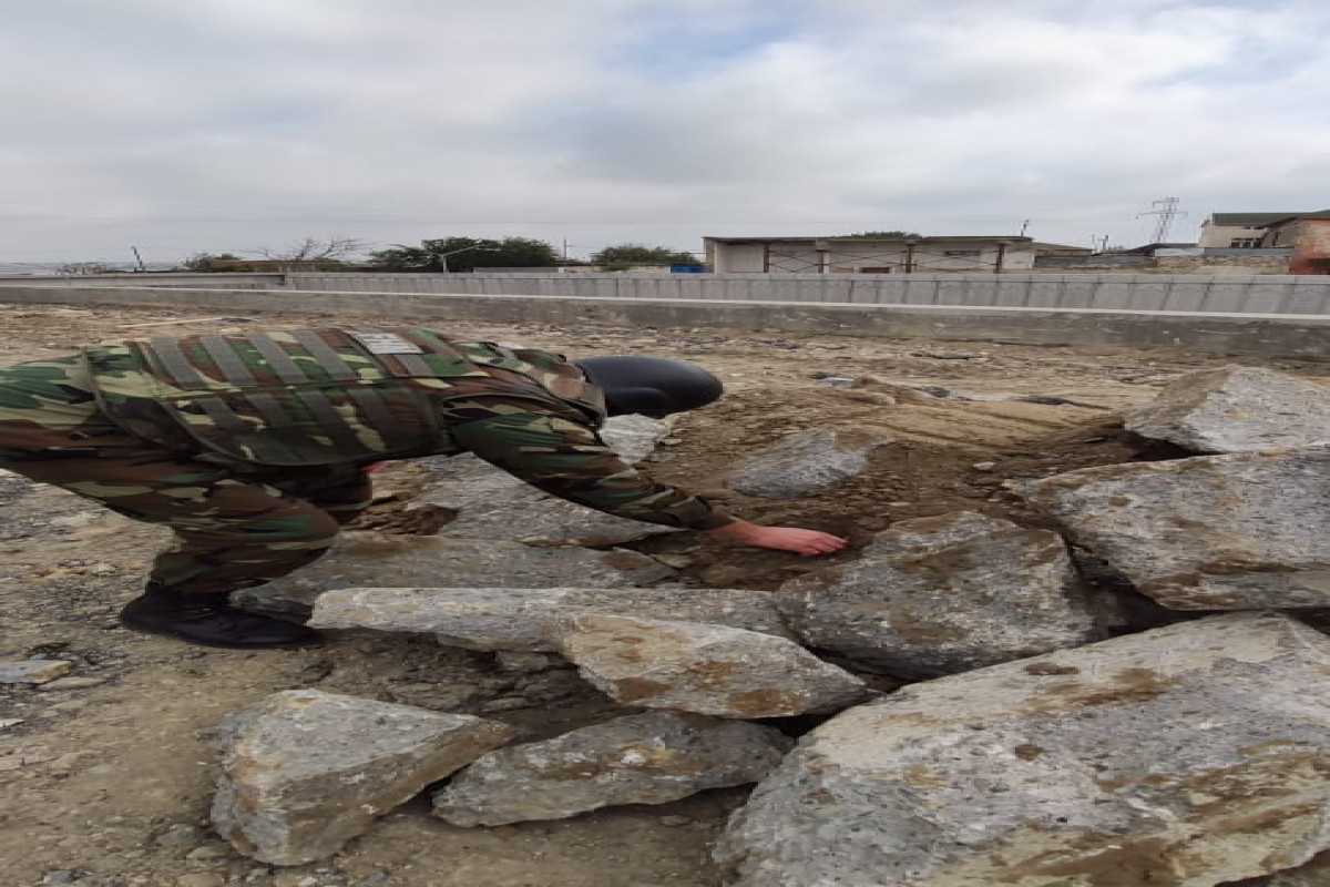 В Баку во время проведения земляных работ обнаружена граната