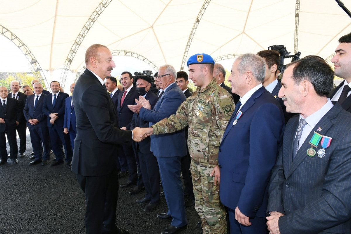 President Ilham Aliyev and First Lady Mehriban Aliyeva met with members of general public of Gubadli district
