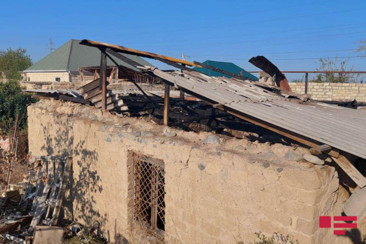 Kəpəz rayonunda yanan evdən 3 nəfərin meyiti aşkarlanıb - FOTO 