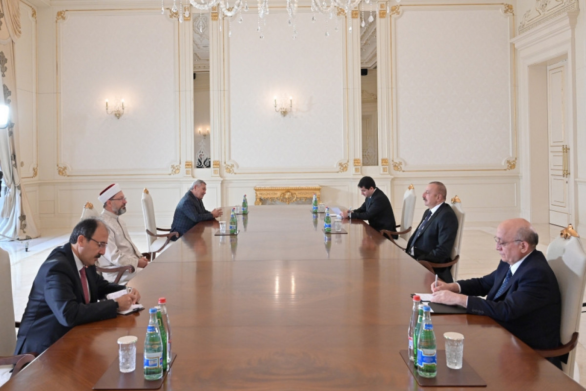 Президент Ильхам Алиев принял председателя Управления по делам религии Турции