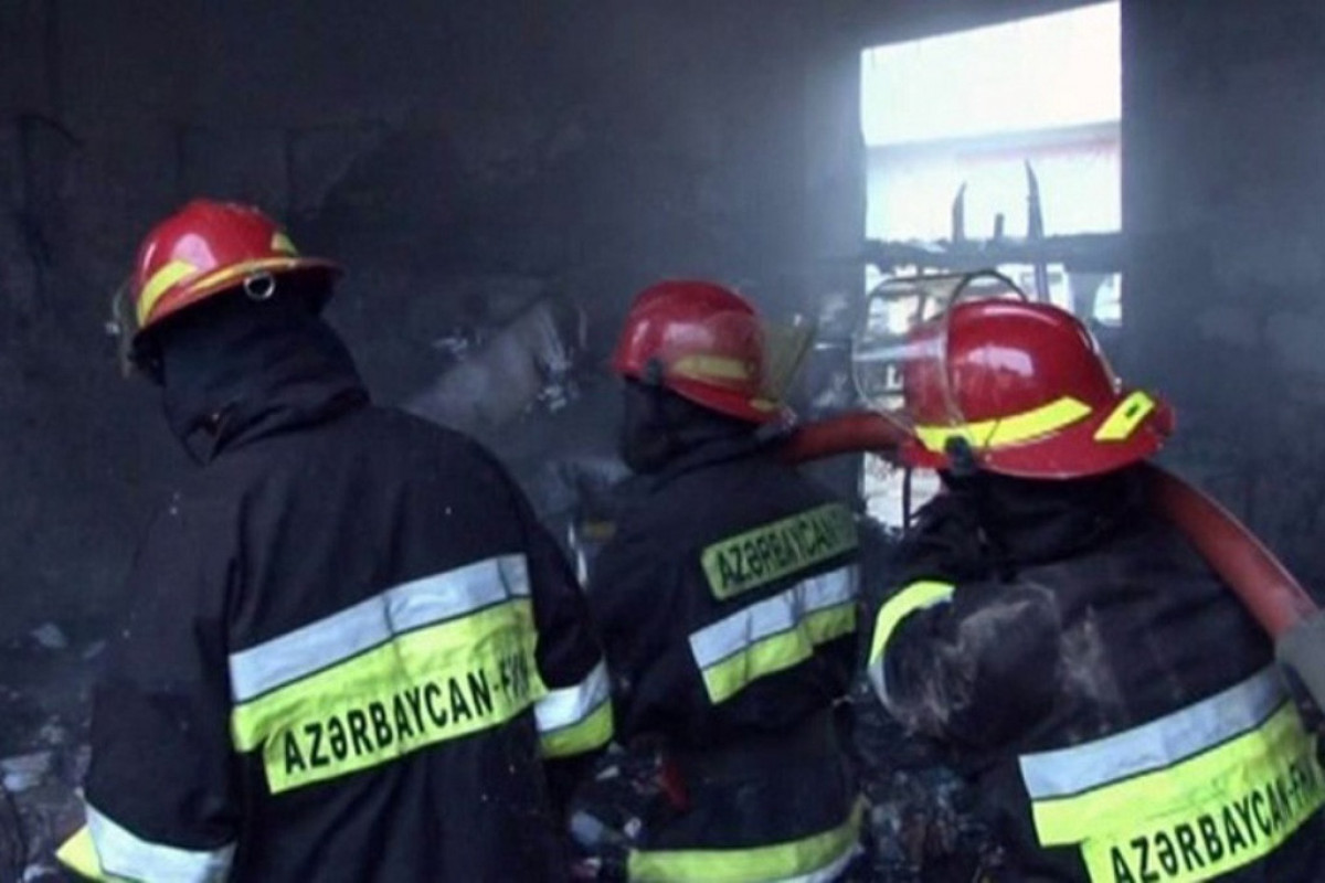 Bakıda yaşayış evində yanğın olub