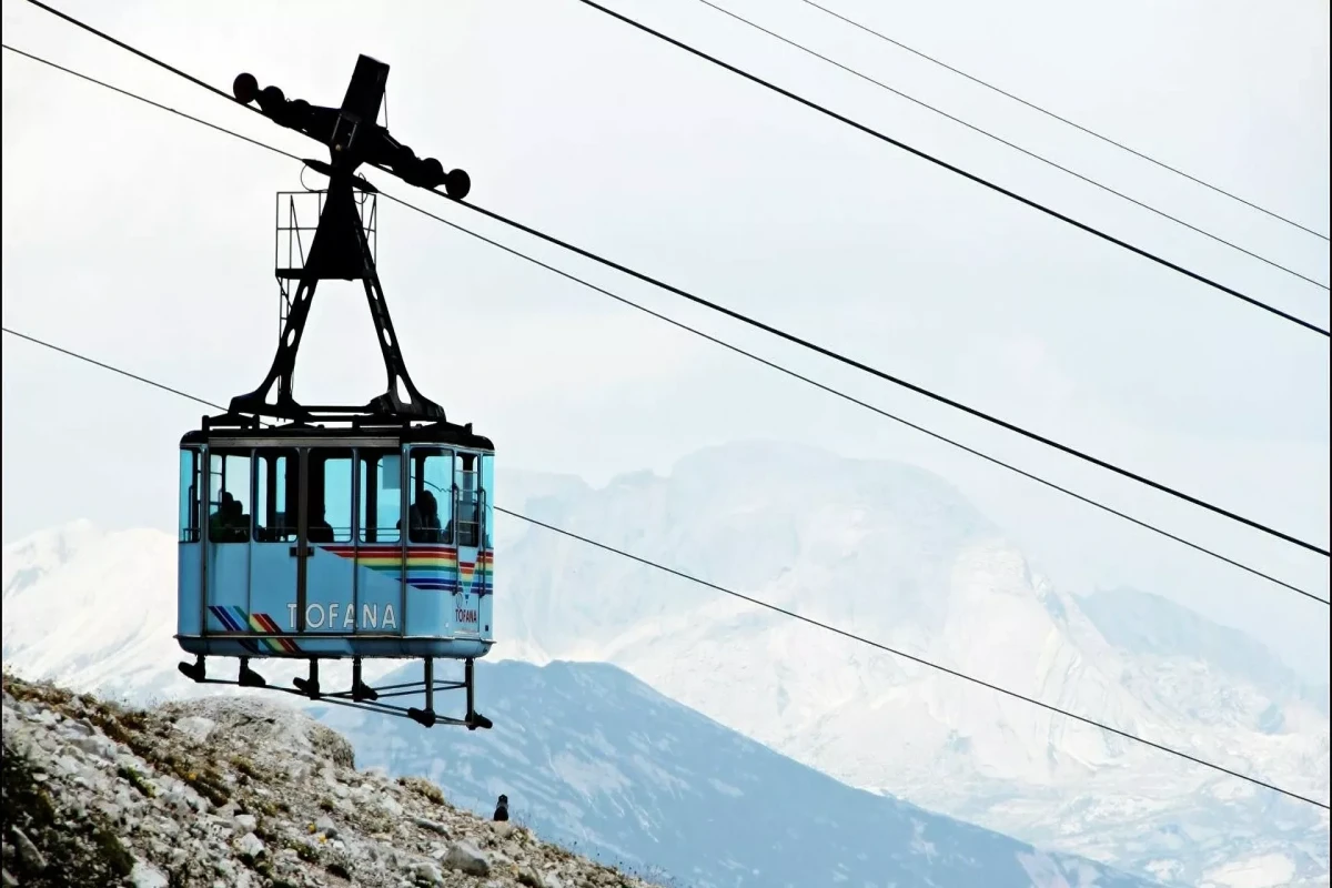 One dead, several injured after cable car falls in Czech Republic