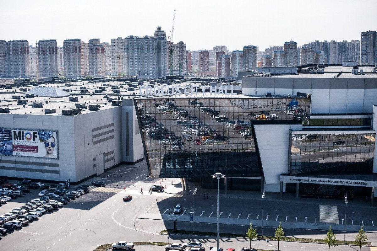 "Crocus Group" Moskvanın mərkəzindəki bütün binalarını satışa çıxarıb