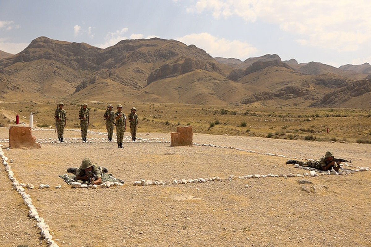 В мотострелковых подразделениях Отдельной общевойсковой армии проводятся занятия с боевой стрельбой