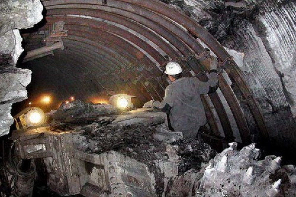 В Украине в результате аварии на шахте погибли 9 человек