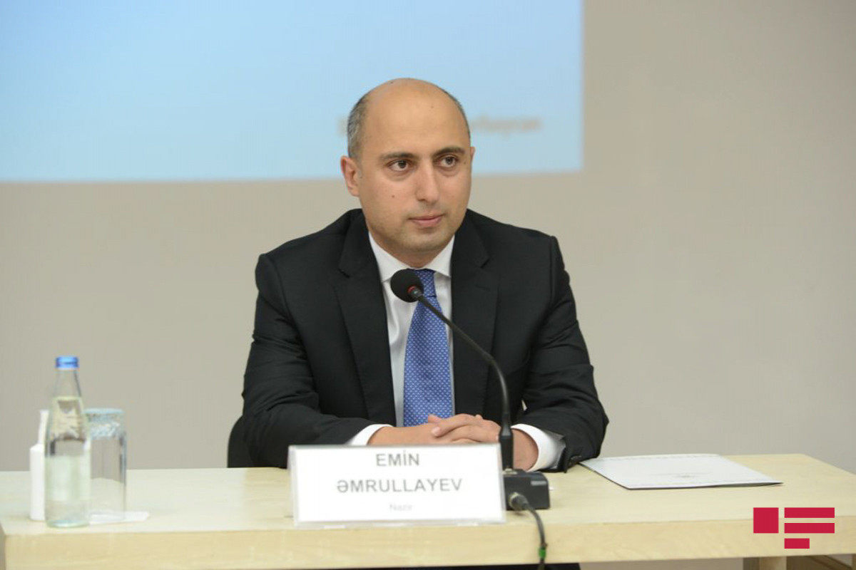 Министр образования Эмин Амруллаев