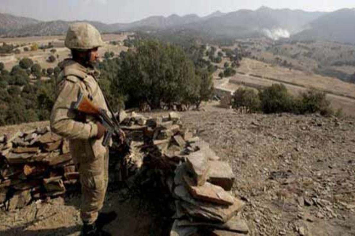 Двое военных Пакистана погибли при взрыве в пограничном с Афганистаном районе