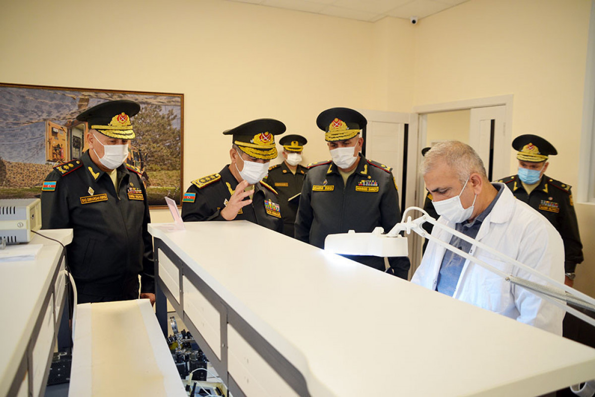Закир Гасанов посетил воинскую часть войск связи