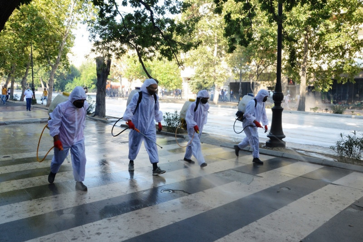 В Баку проводятся очередные дезинфекционные работы-ФОТО 