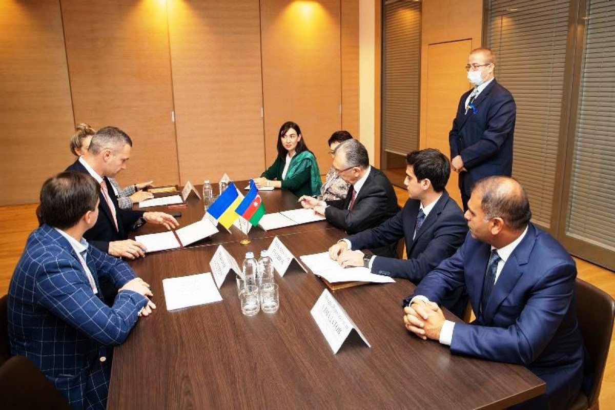 Bakı və Kiyev şəhərləri arasında qardaşlaşma haqqında niyyət protokolu imzalanıb