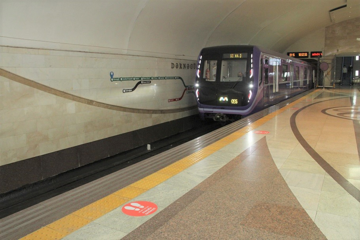 Bakı metrosunda pik saatlarda xəttə ehtiyat qatarlar buraxılacaq