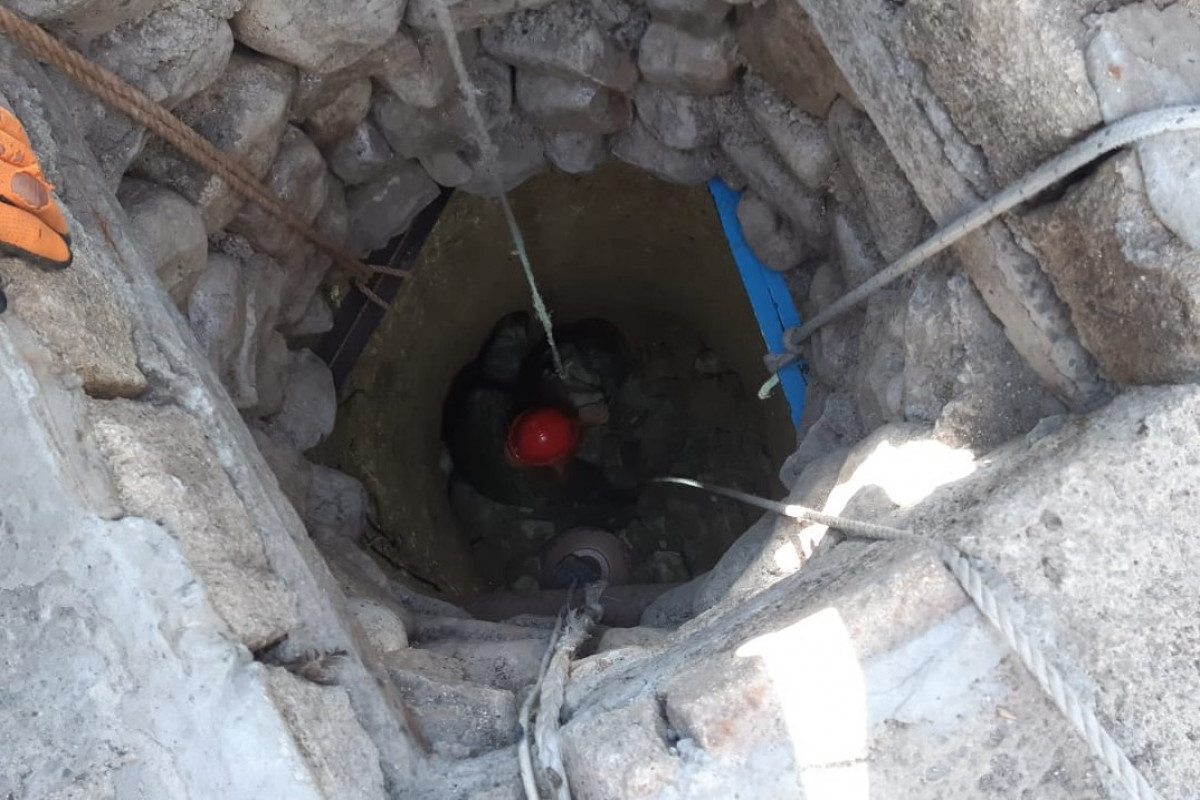 Şamaxıda su quyusuna düşən kişi xilas edilib