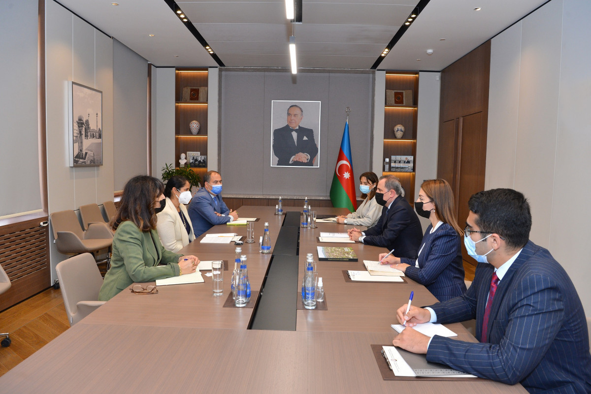 Джейхун Байрамов встретился с менеджером Всемирного банка по Азербайджану