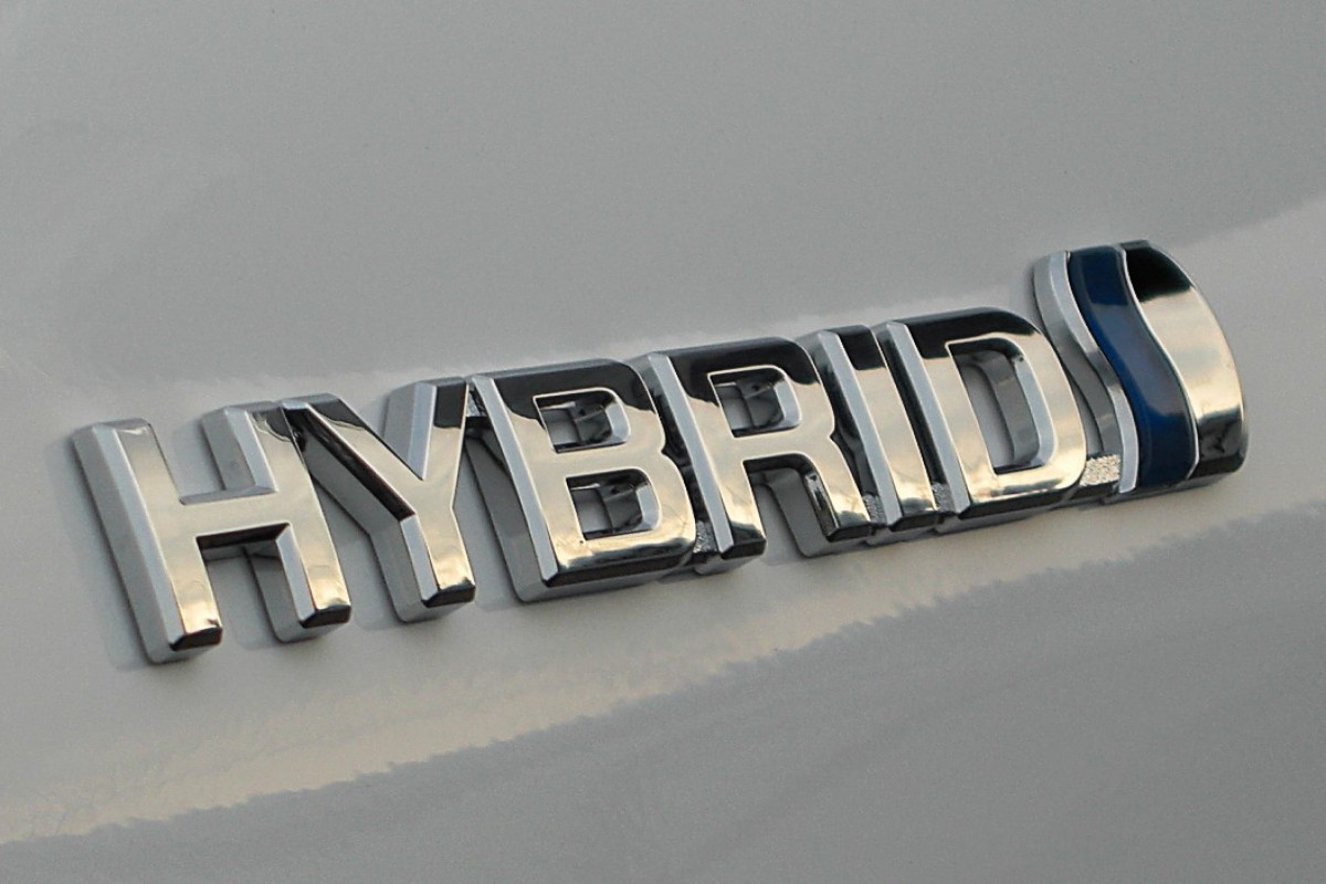 Azərbaycana hibrid avtomobillərinin idxalı kəskin artıb