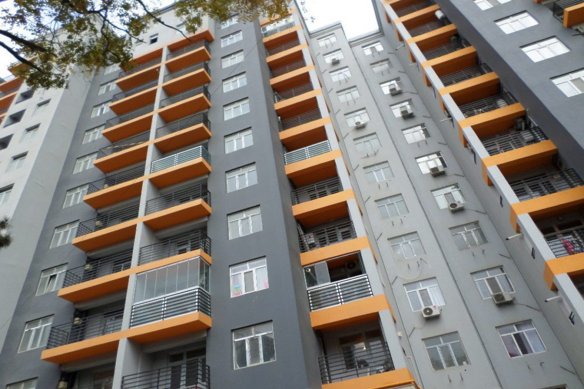 Azərbaycanda bu il istifadəyə verilmiş yaşayış evlərinin ümumi sahəsi kəskin azalıb