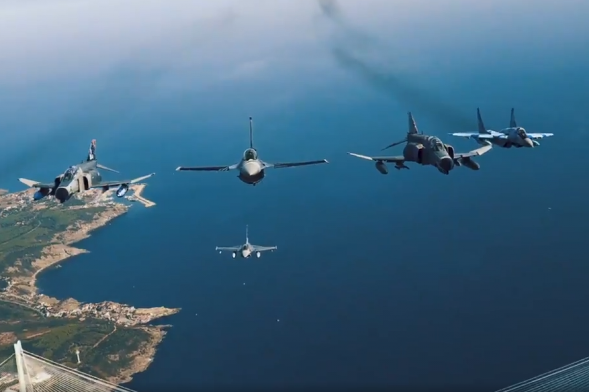 Türkiyə MN Azərbaycan qırıcılarının İstanbul səmasında uçuşlarının görüntülərini yayıb - VİDEO 