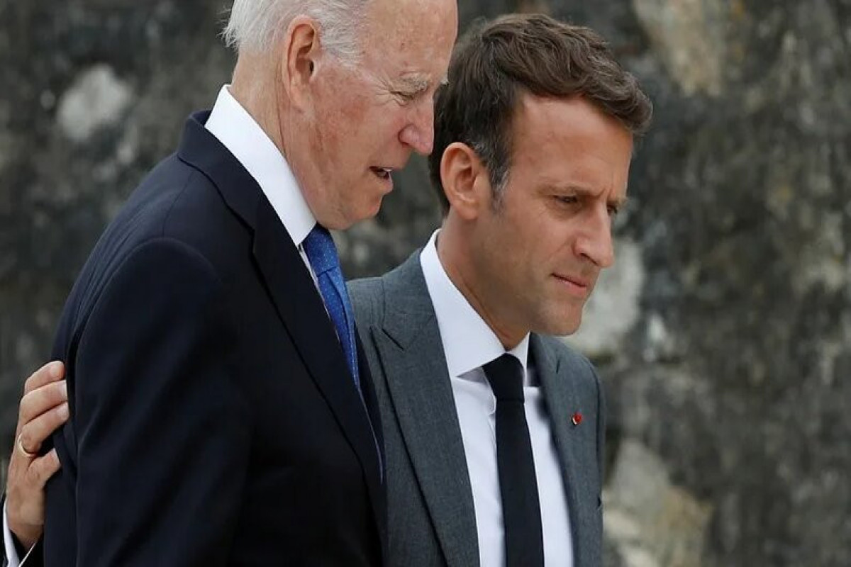 Президенты Франции и США Эммануэль Макрон и Джо Байден