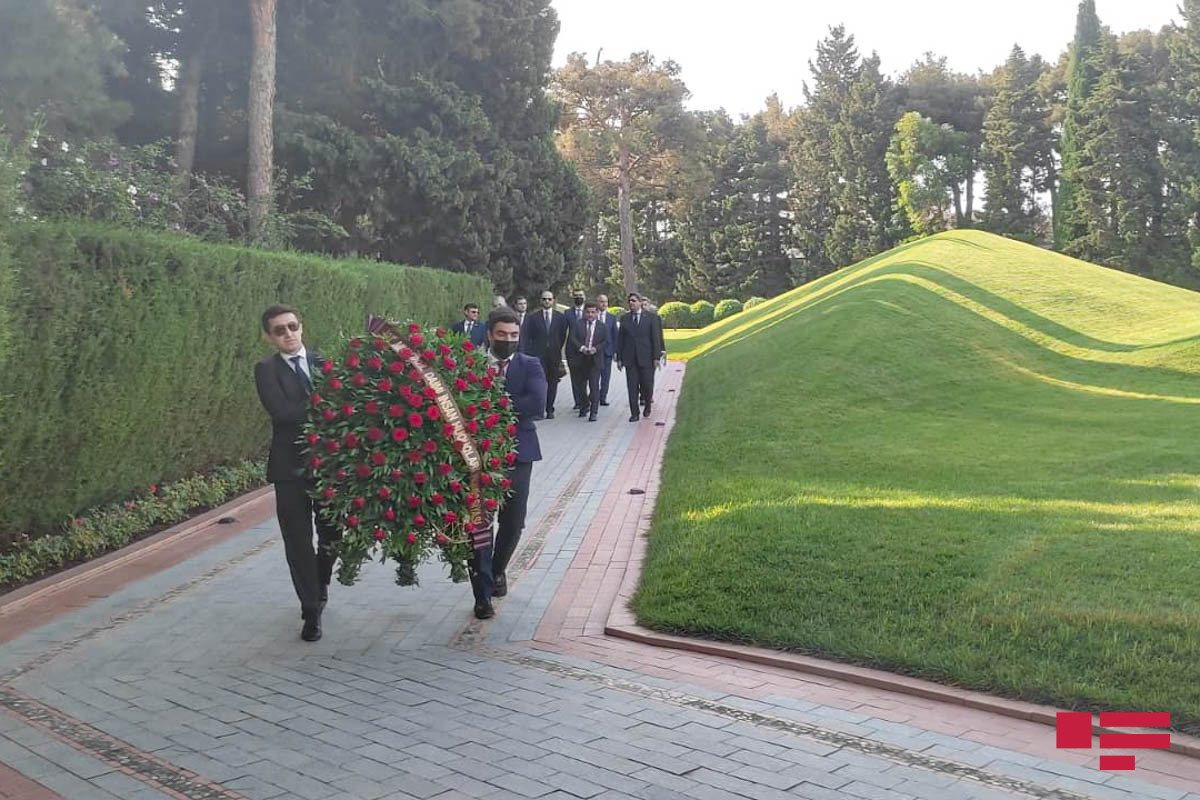 Delegation led by Chairperson of OIC Independent Permanent Human Rights Commission visits Alley of Honor