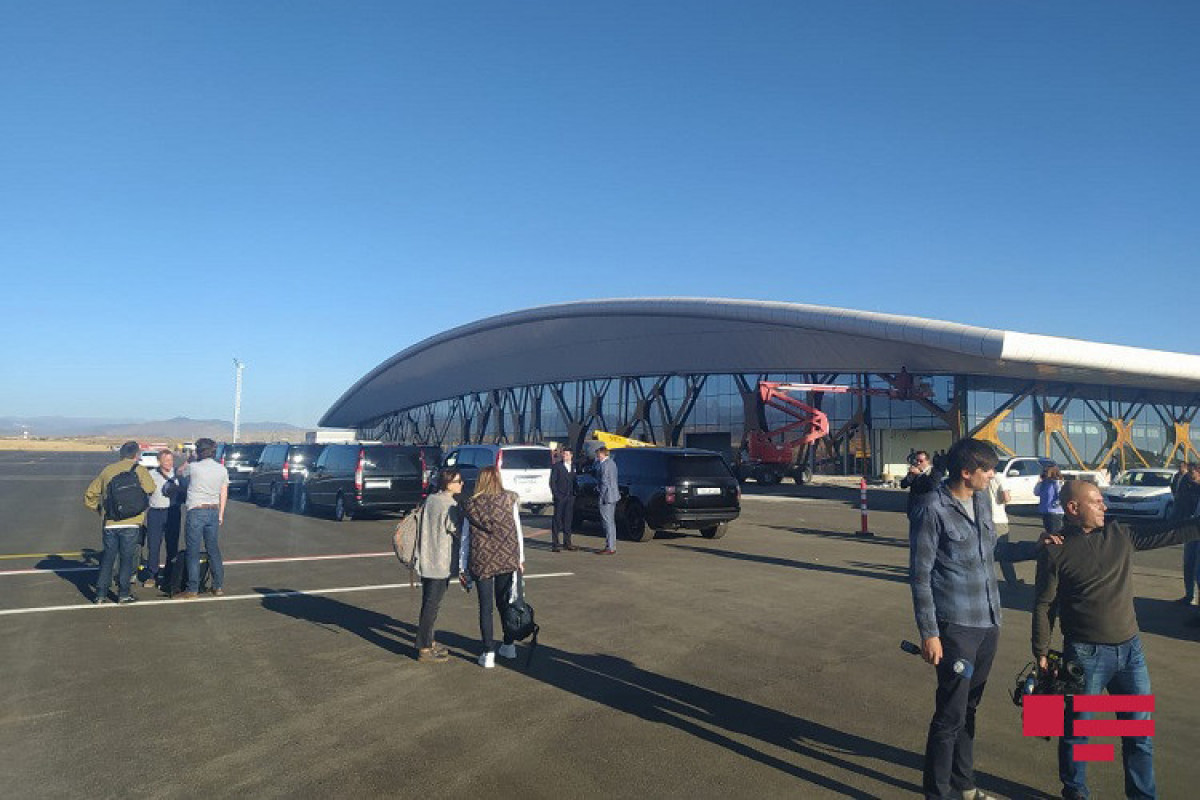 Группа международных путешественников впервые посетила Карабах, вылетев пробным коммерческим рейсом в Физули-ФОТО 