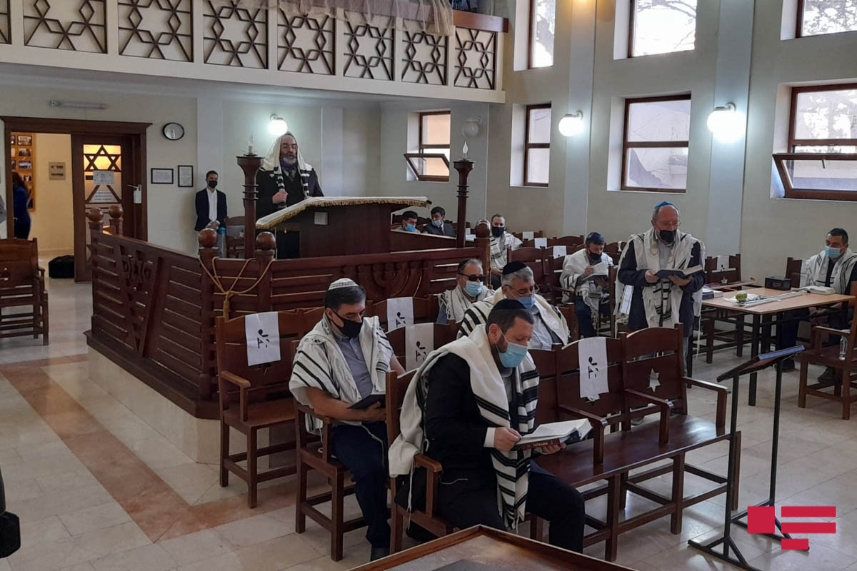 В Синагоге европейских евреев в Баку прошла церемония почтения памяти шехидов