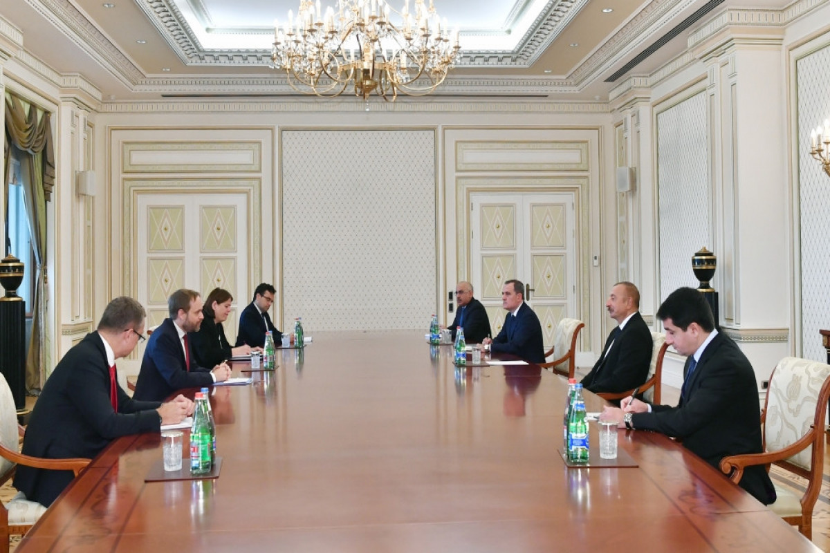Президент Ильхам Алиев принял министра иностранных дел Чешской Республики